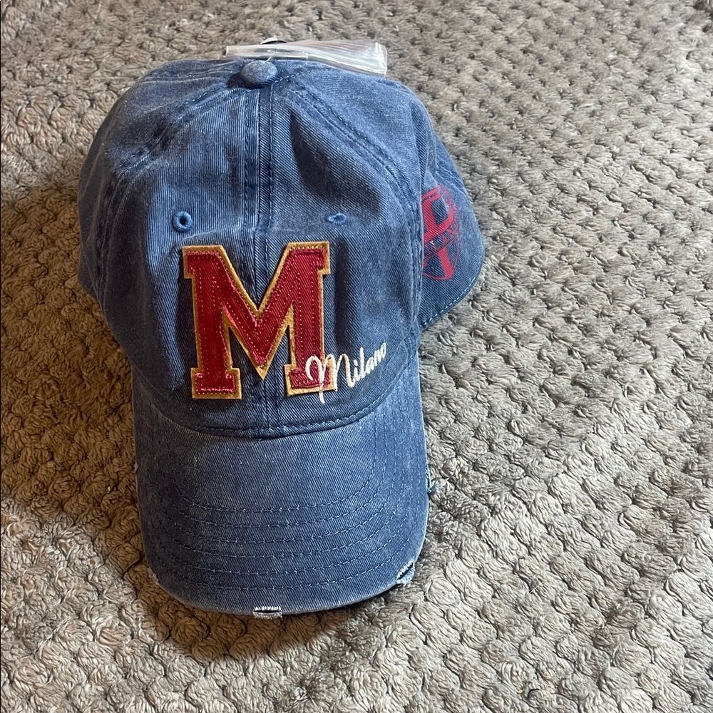 Milano hat NWT